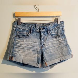 Womens American Eagle stretchy jean shorts size 8